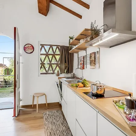 Cozy Intypical Hayloft With Garden - Happy Apartament *